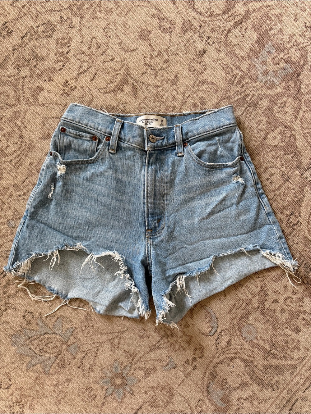 Abercrombie & Fitch 4” Mom Short High Rise Curve Love